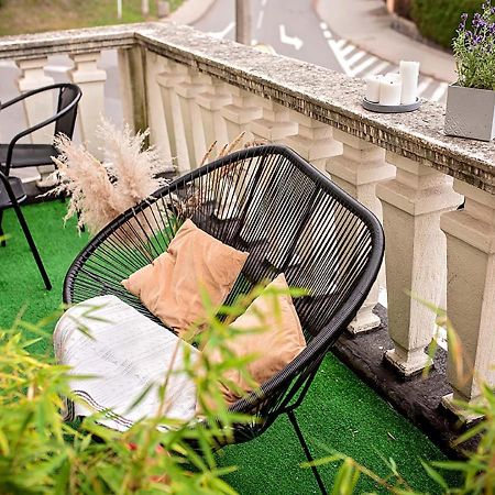 Apartament Sunset Boulevard Z Tarasem Dla 4 Gosci กดิเนีย ภายนอก รูปภาพ